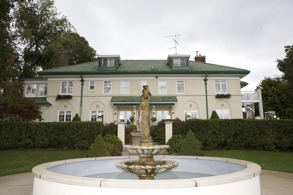 The Belvedere Inn & Restaurant Saugatuck Exterior photo