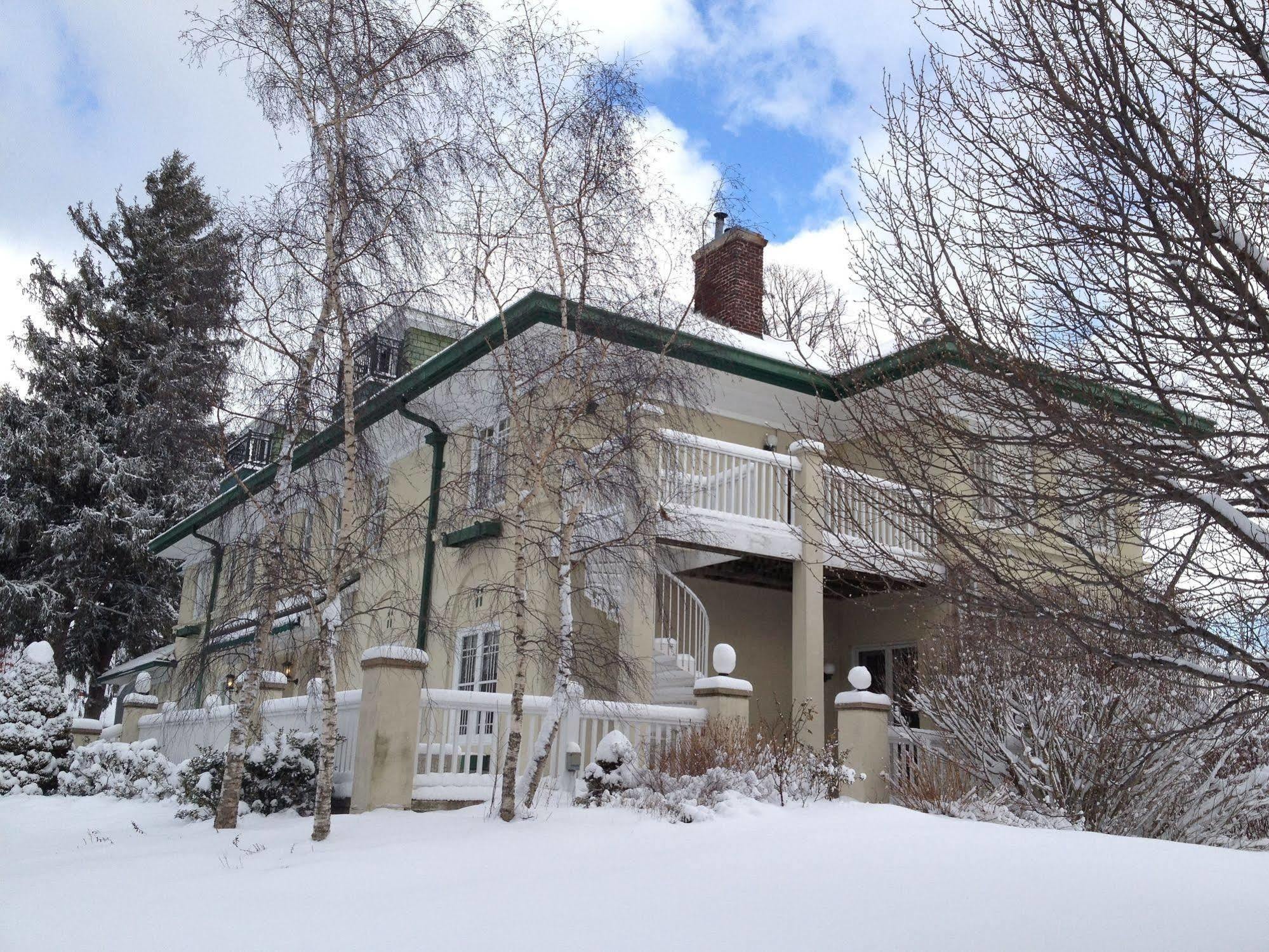 The Belvedere Inn & Restaurant Saugatuck Exterior photo